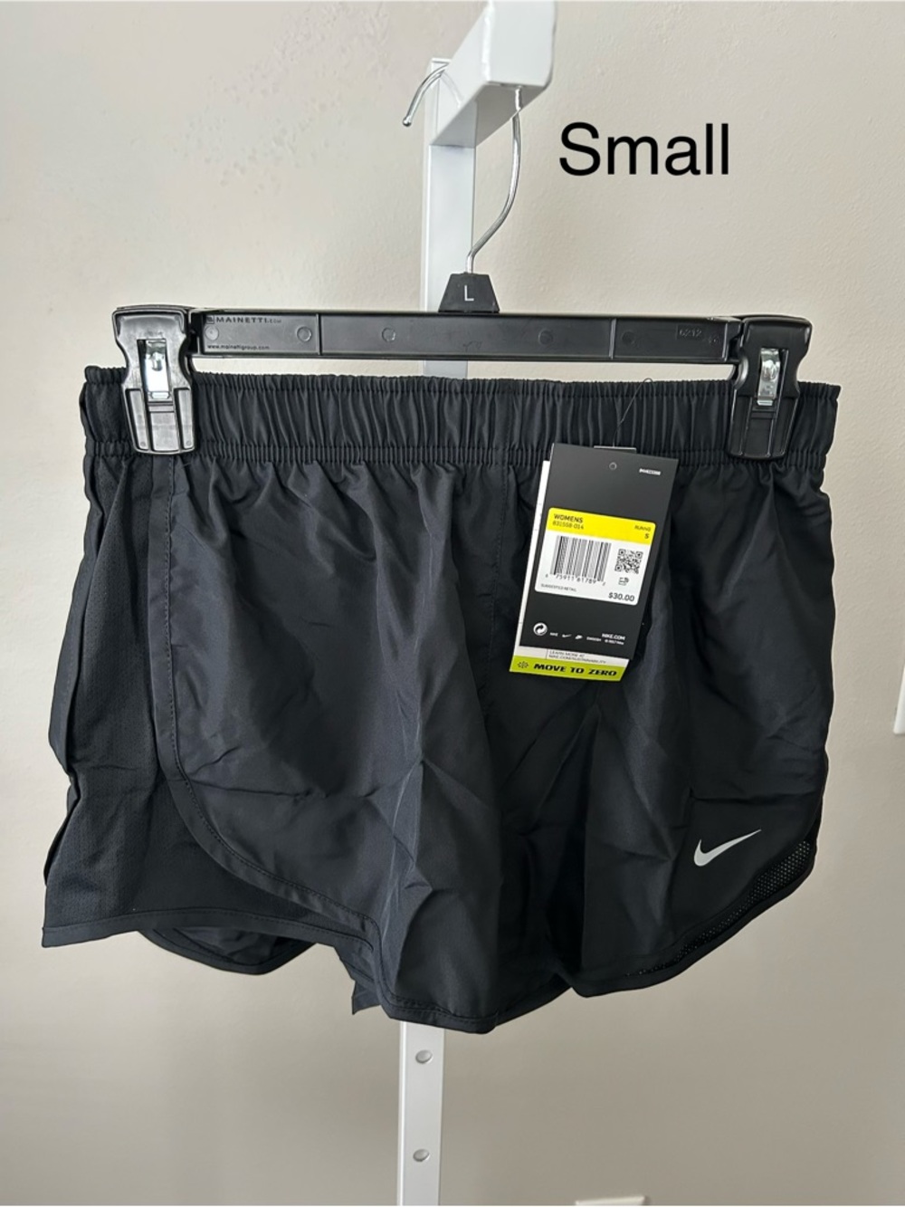 Nike women’s small black shorts nwt